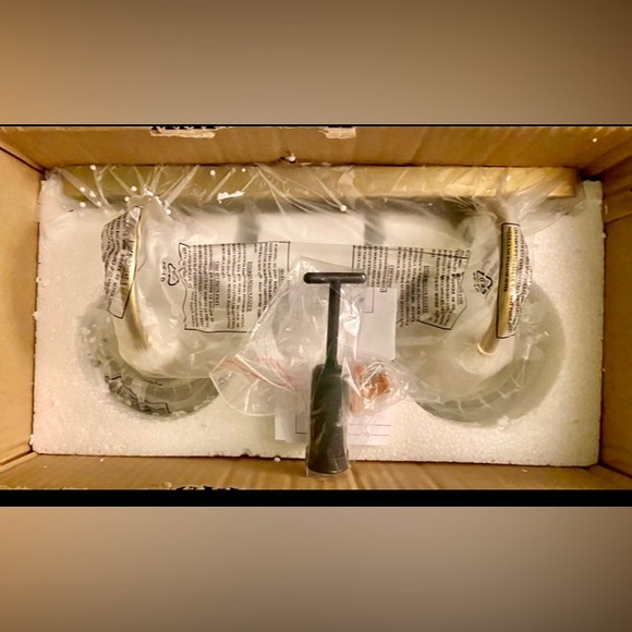 VANITY LIGHT DUAL CRYSTAL LIGHTS GOLD FINISH - Picture 3 of 9